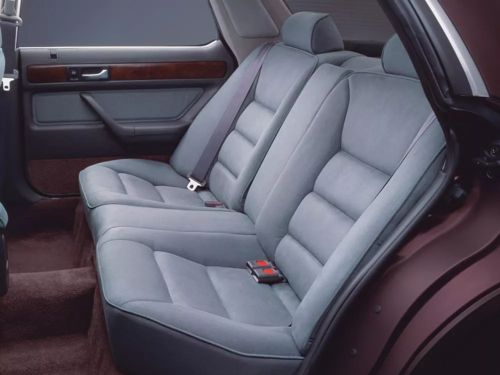 Автомобиль Honda Inspire I Седан