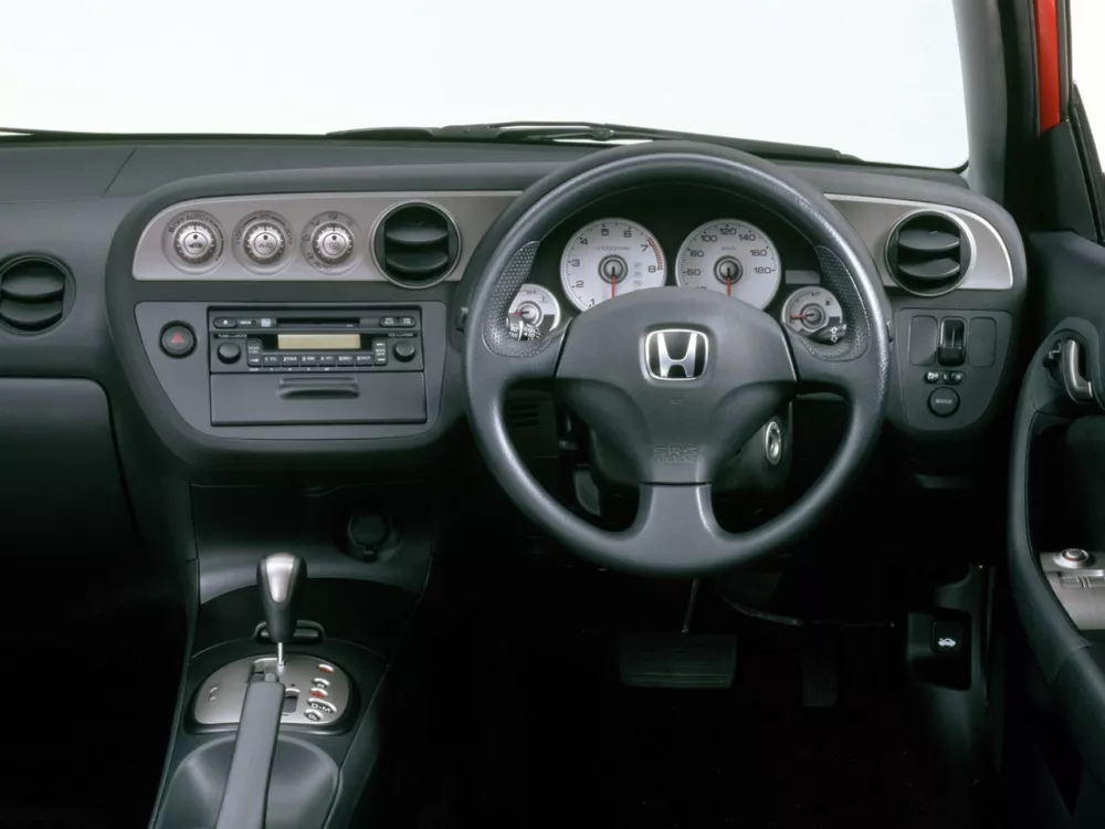 Автомобиль Honda Integra IV Купе