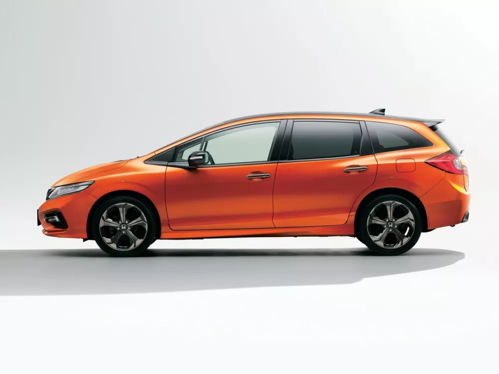 Автомобиль Honda Jade I Рестайлинг Компактвэн