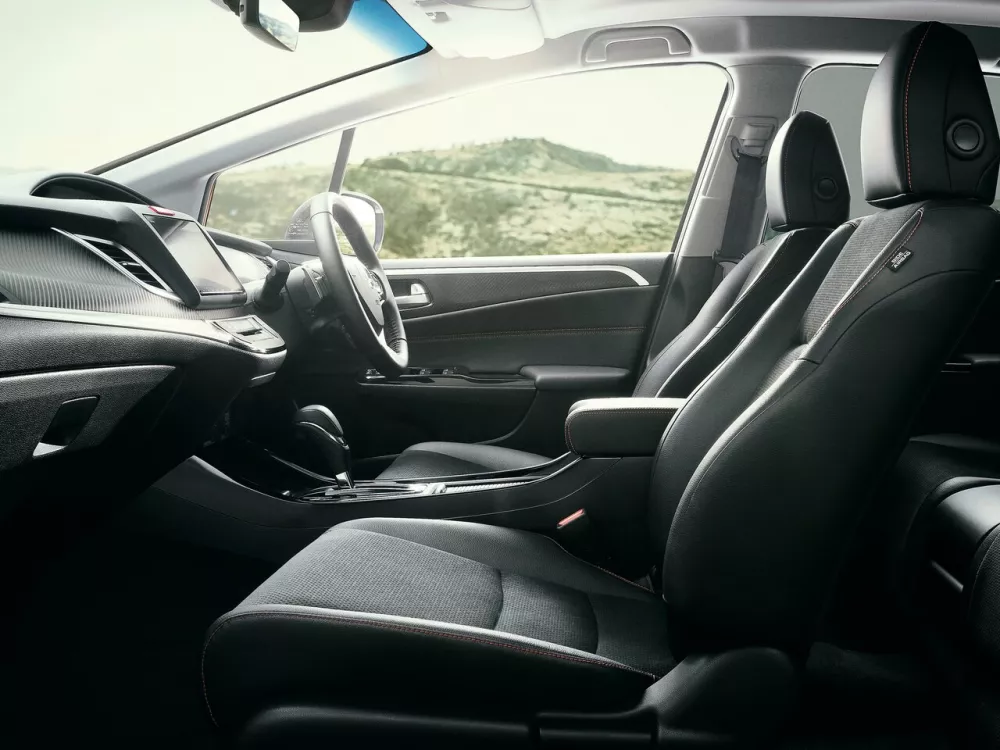Автомобиль Honda Jade I Рестайлинг Компактвэн