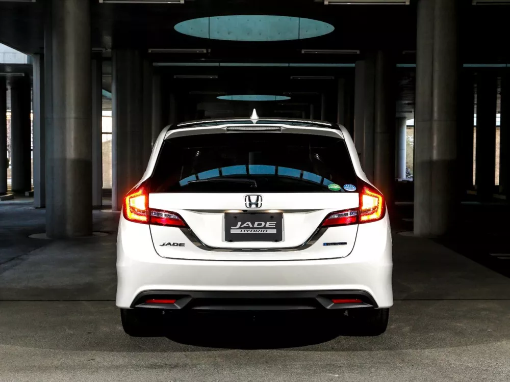 Автомобиль Honda Jade I Компактвэн