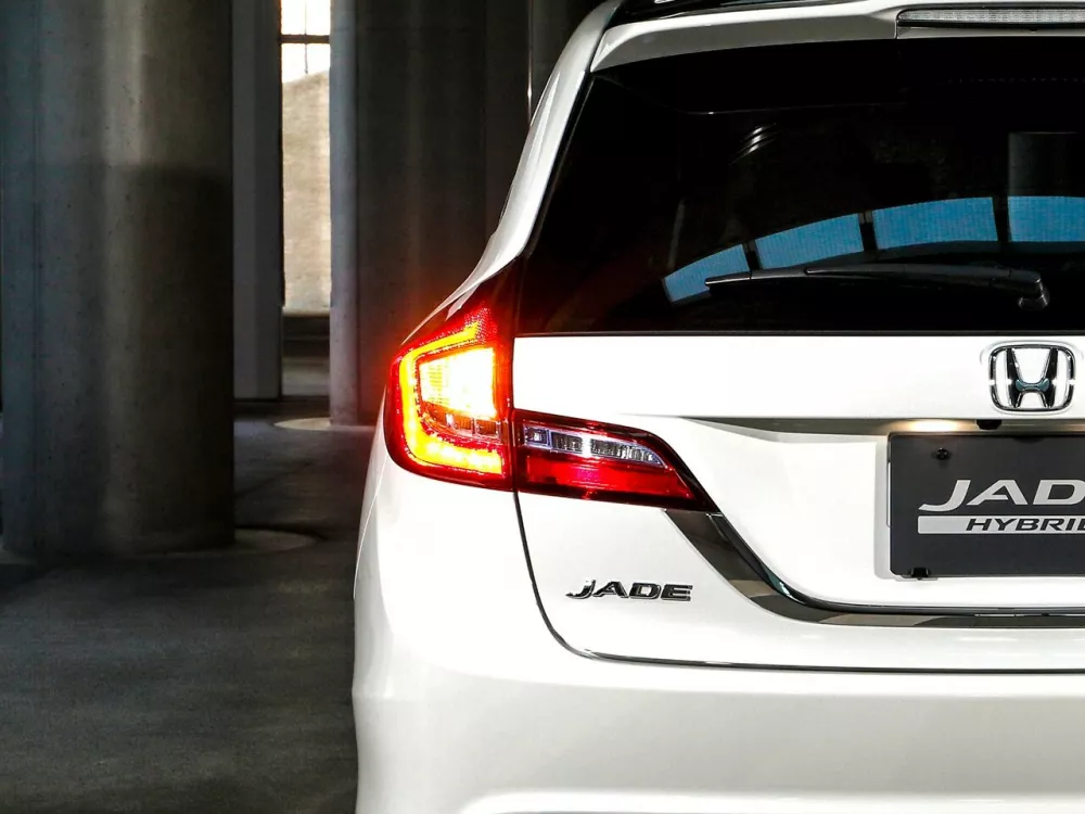 Автомобиль Honda Jade I Компактвэн