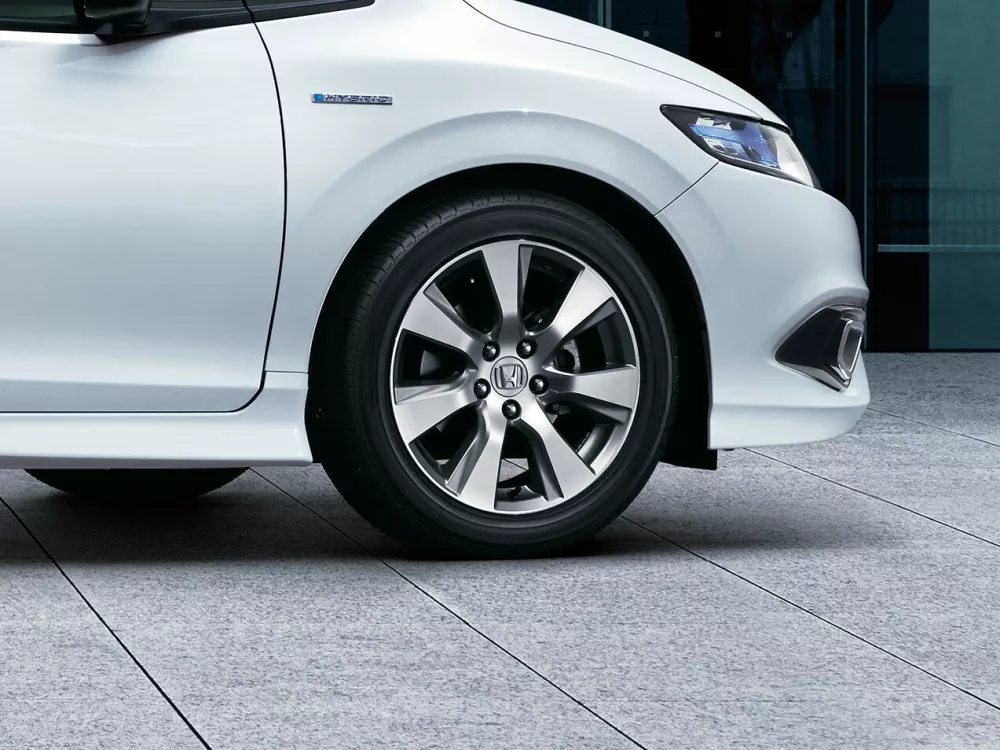 Автомобиль Honda Jade I Компактвэн