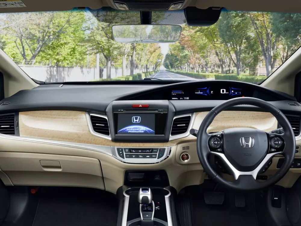 Автомобиль Honda Jade I Компактвэн