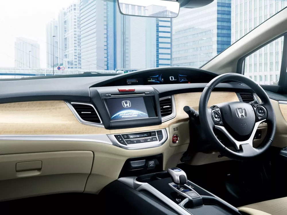 Автомобиль Honda Jade I Компактвэн