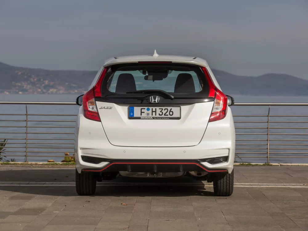Автомобиль Honda Jazz III Рестайлинг Хэтчбек (5 дверей)