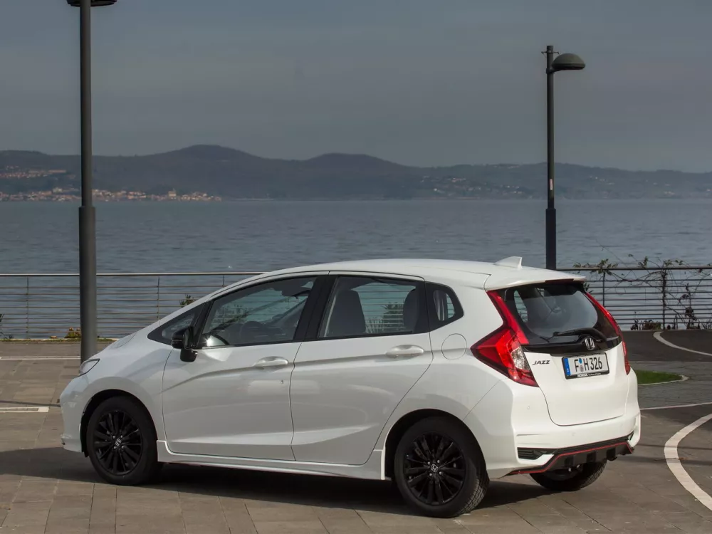 Автомобиль Honda Jazz III Рестайлинг Хэтчбек (5 дверей)
