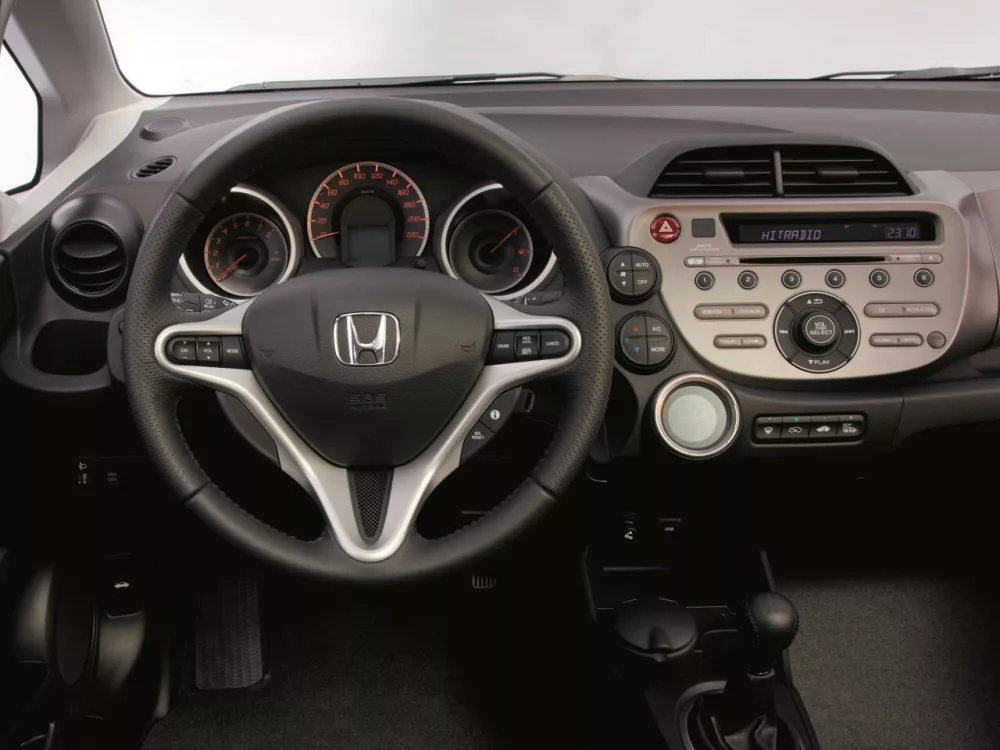 Автомобиль Honda Jazz II Хэтчбек (5 дверей)