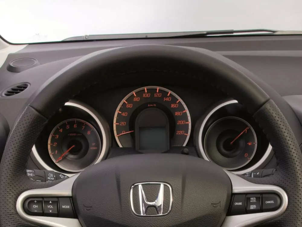 Автомобиль Honda Jazz II Хэтчбек (5 дверей)