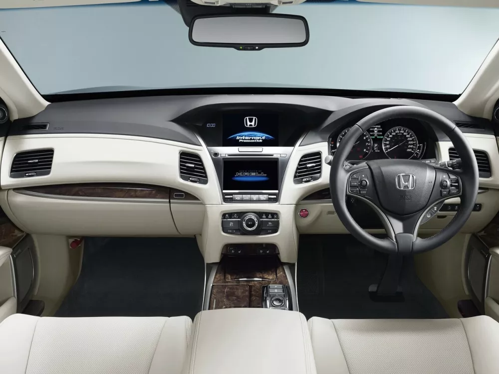 Автомобиль Honda Legend V Седан