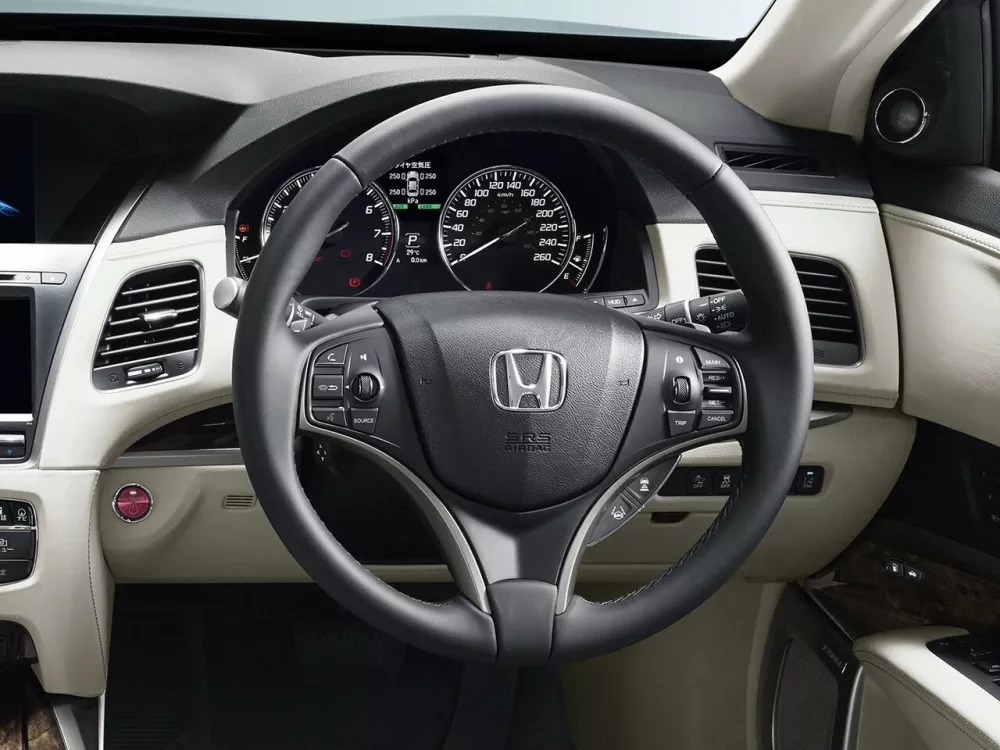 Автомобиль Honda Legend V Седан