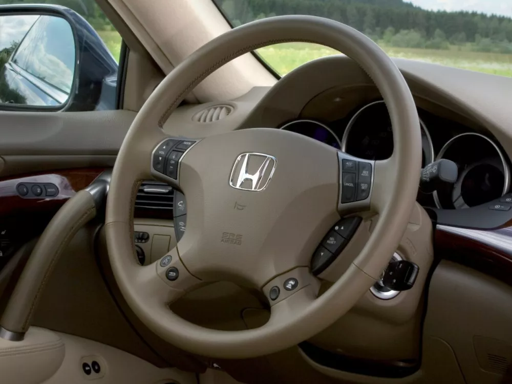 Автомобиль Honda Legend IV Седан