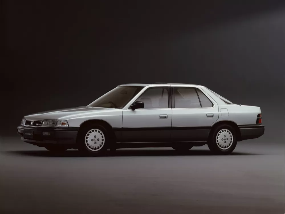 Автомобиль Honda Legend I Седан