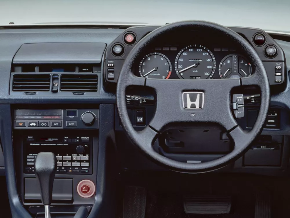 Автомобиль Honda Legend I Седан