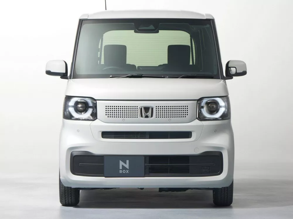 Автомобиль Honda N-BOX III Микровэн