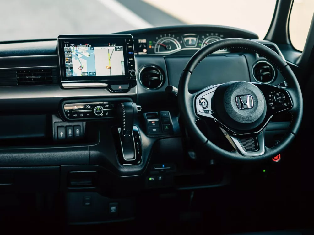 Автомобиль Honda N-BOX II Рестайлинг Микровэн
