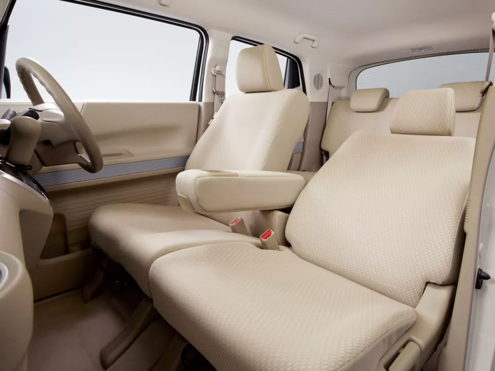 Автомобиль Honda N-BOX I Микровэн