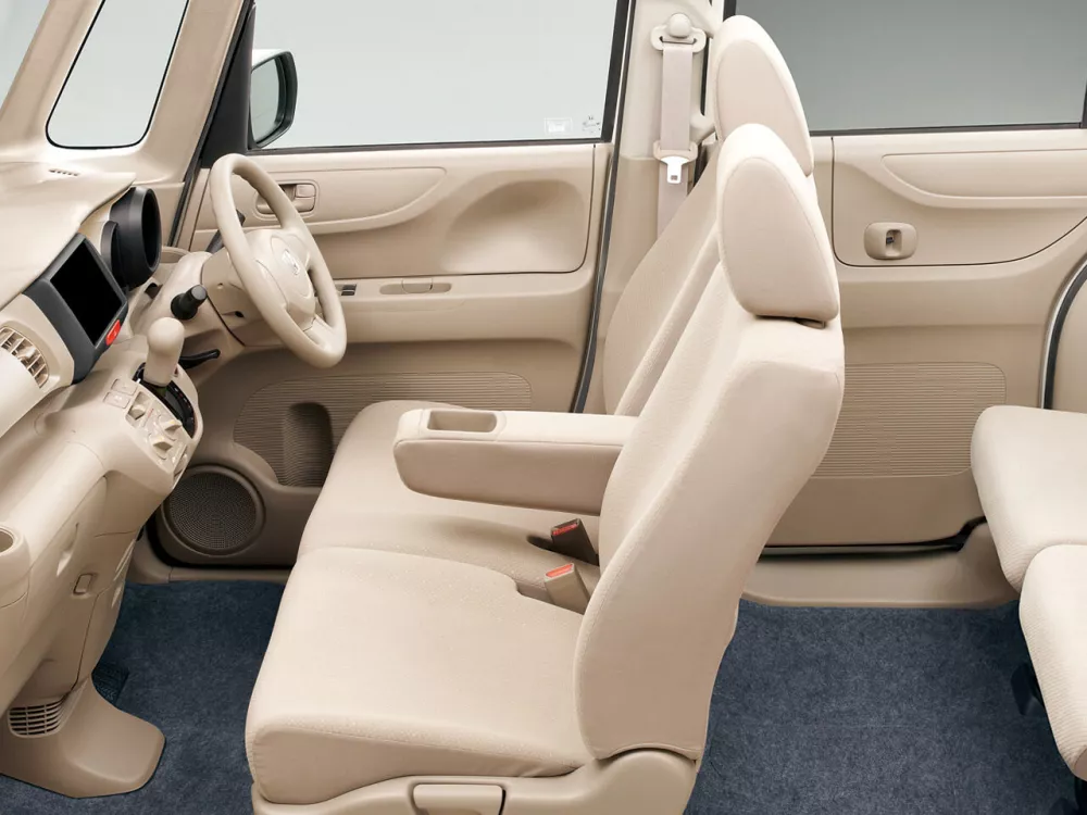 Автомобиль Honda N-BOX I Микровэн