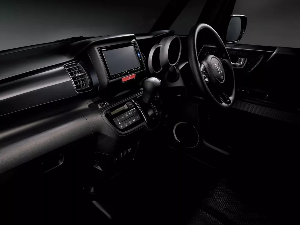 Автомобиль Honda N-BOX Slash I Хэтчбек (5 дверей)
