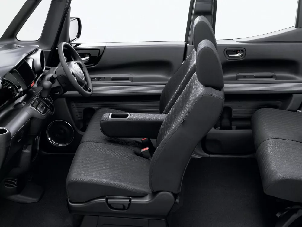 Автомобиль Honda N-BOX Slash I Хэтчбек (5 дверей)