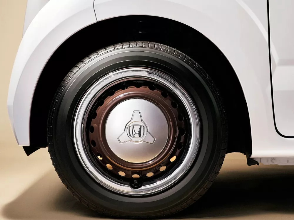 Автомобиль Honda N-BOX Slash I Хэтчбек (5 дверей)