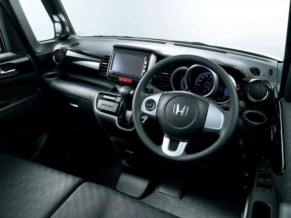 Автомобиль Honda N-BOX+ I Микровэн