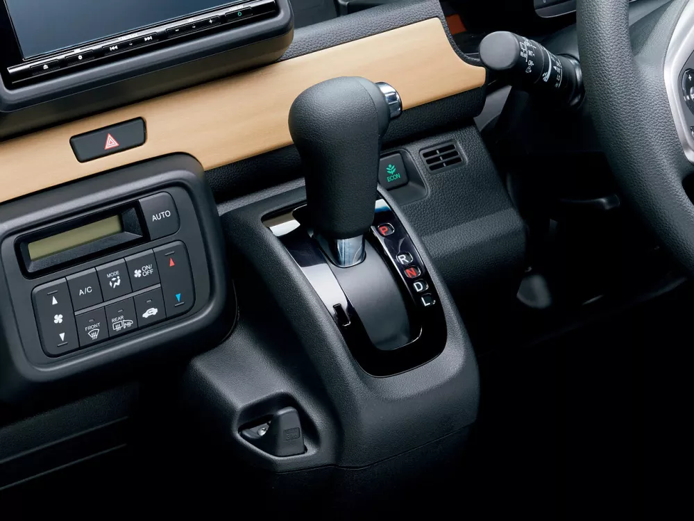 Автомобиль Honda N-VAN Микровэн