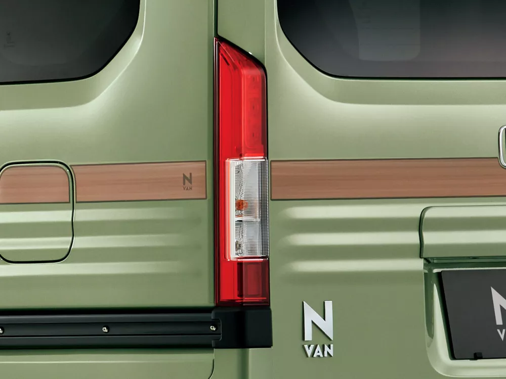 Автомобиль Honda N-VAN Микровэн