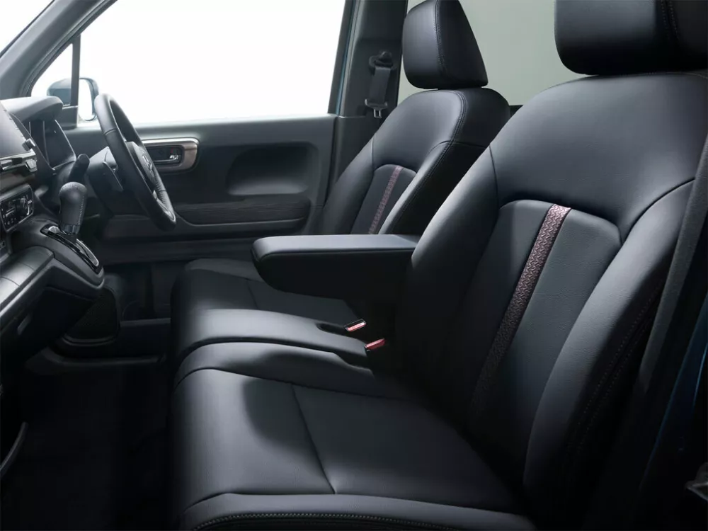 Автомобиль Honda N-WGN II Рестайлинг Хэтчбек (5 дверей)