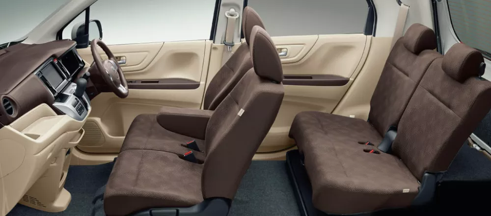 Автомобиль Honda N-WGN I Рестайлинг Хэтчбек (5 дверей)