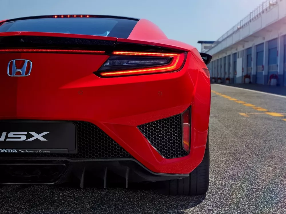 Автомобиль Honda NSX II Купе