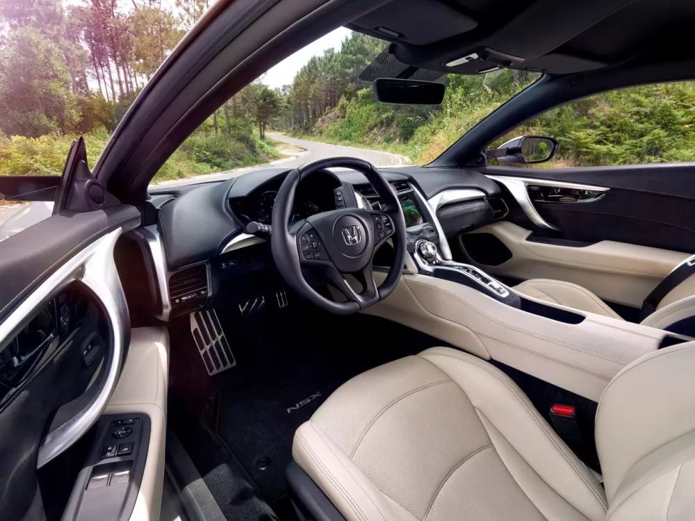 Автомобиль Honda NSX II Купе