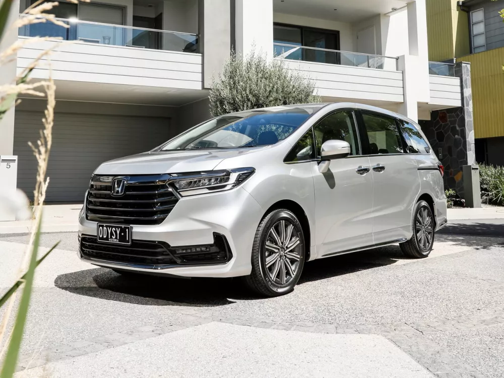 Автомобиль Honda Odyssey V Рестайлинг 2 Минивэн