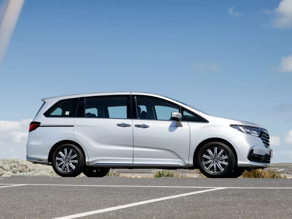 Автомобиль Honda Odyssey V Рестайлинг 2 Минивэн