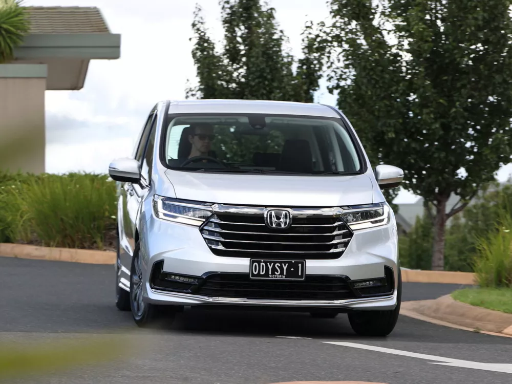 Автомобиль Honda Odyssey V Рестайлинг 2 Минивэн