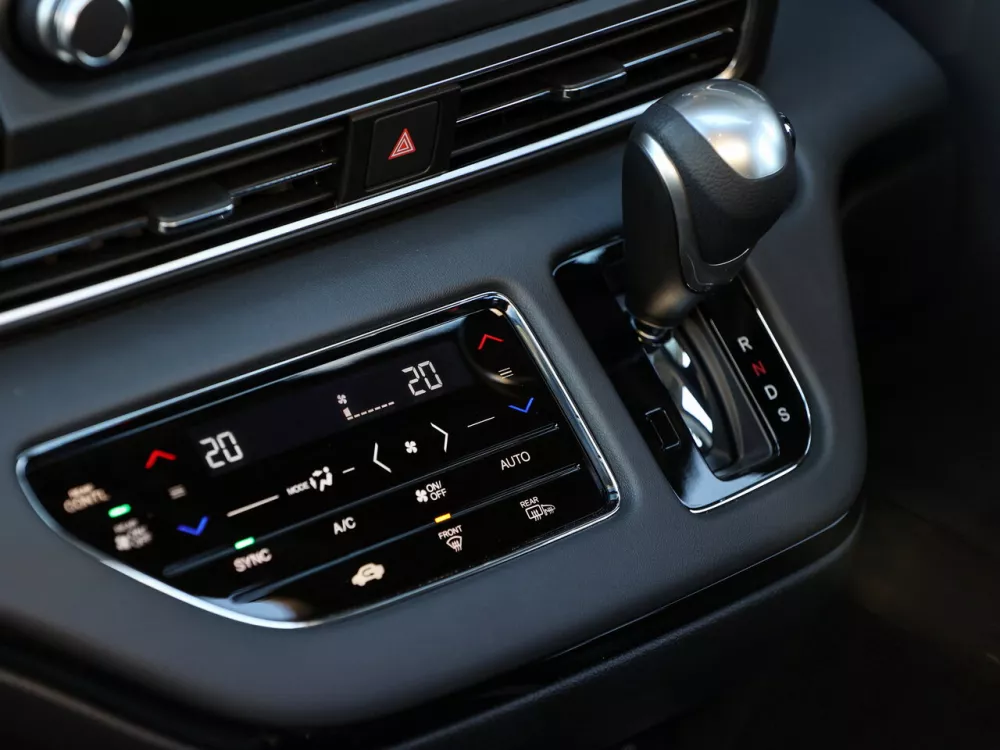 Автомобиль Honda Odyssey V Рестайлинг 2 Минивэн