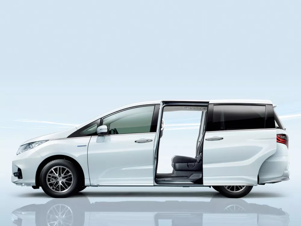Автомобиль Honda Odyssey V Рестайлинг Минивэн