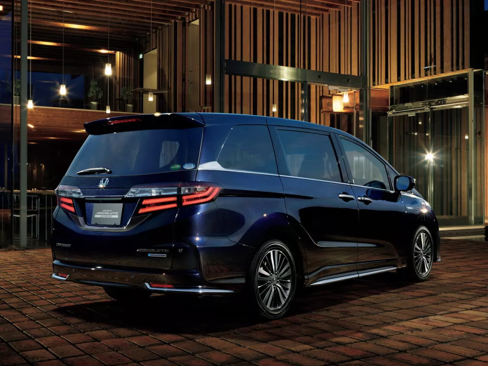 Автомобиль Honda Odyssey V Рестайлинг Минивэн