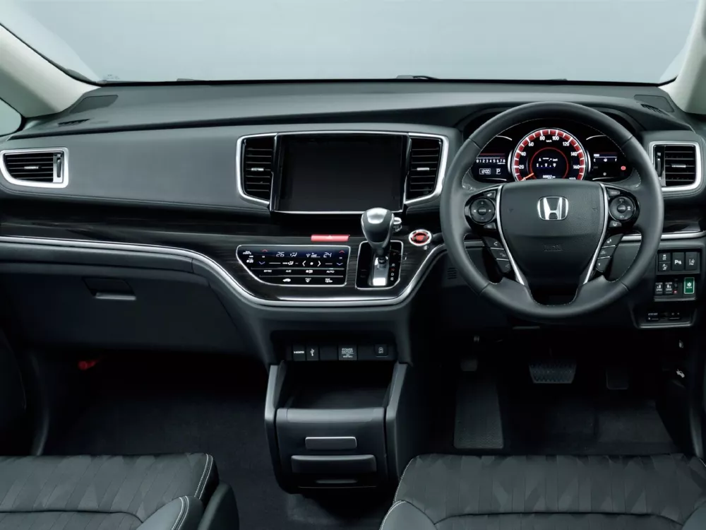 Автомобиль Honda Odyssey V Рестайлинг Минивэн