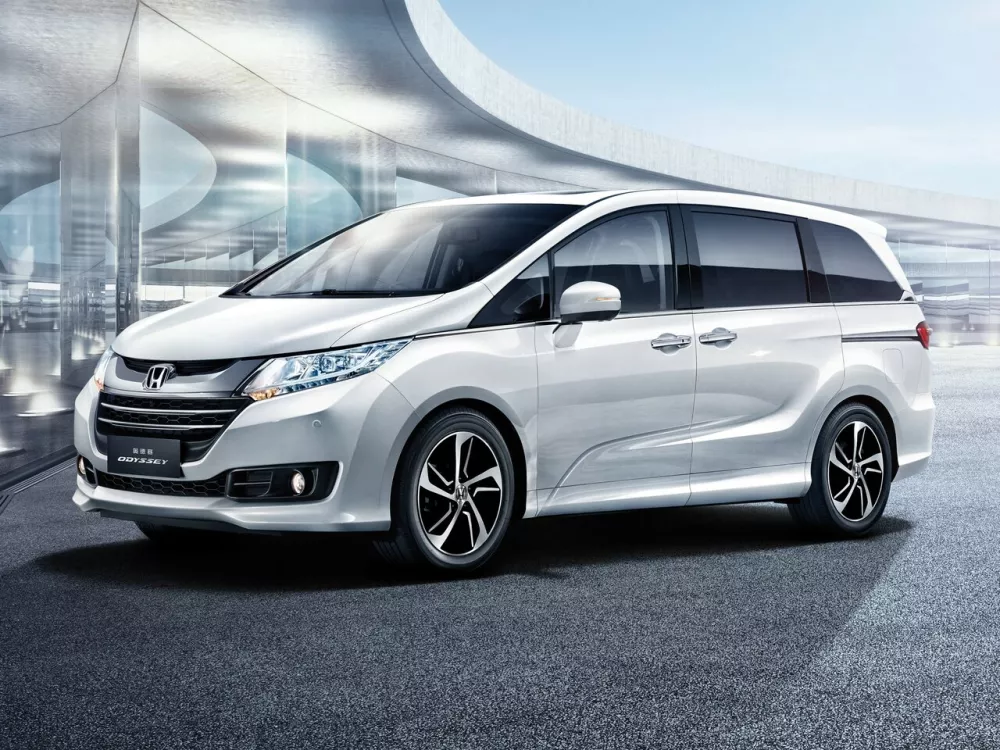 Автомобиль Honda Odyssey V Минивэн