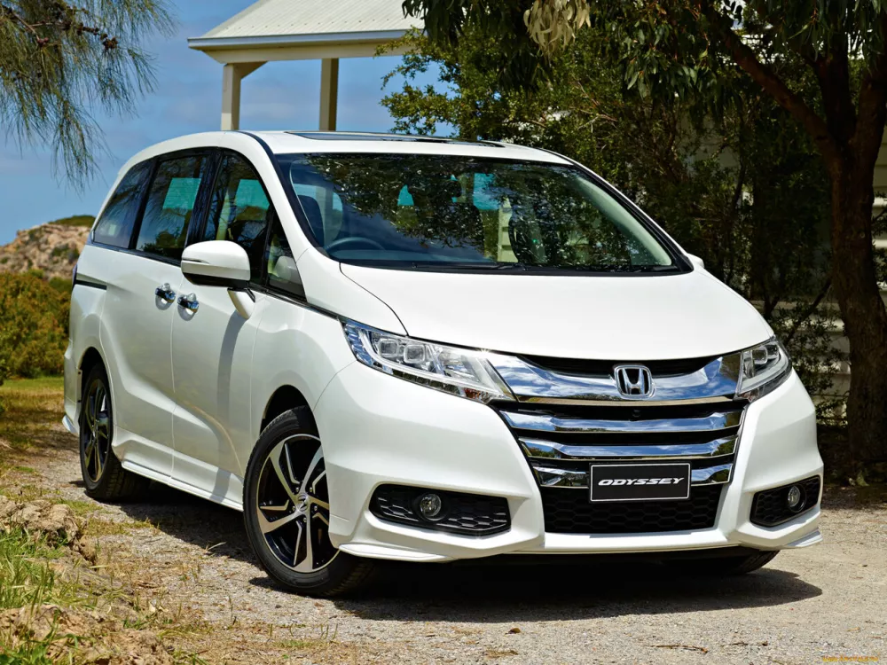 Автомобиль Honda Odyssey V Минивэн