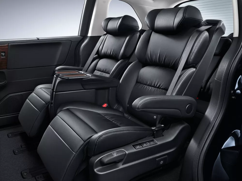 Автомобиль Honda Odyssey V Рестайлинг Минивэн