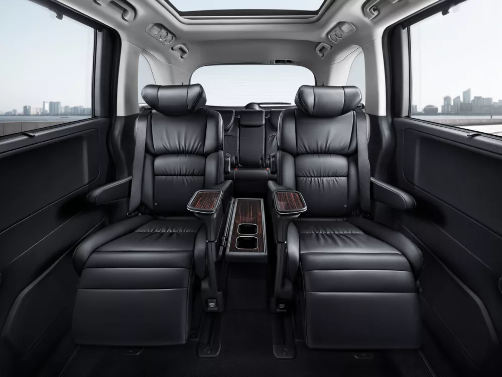 Автомобиль Honda Odyssey V Рестайлинг Минивэн