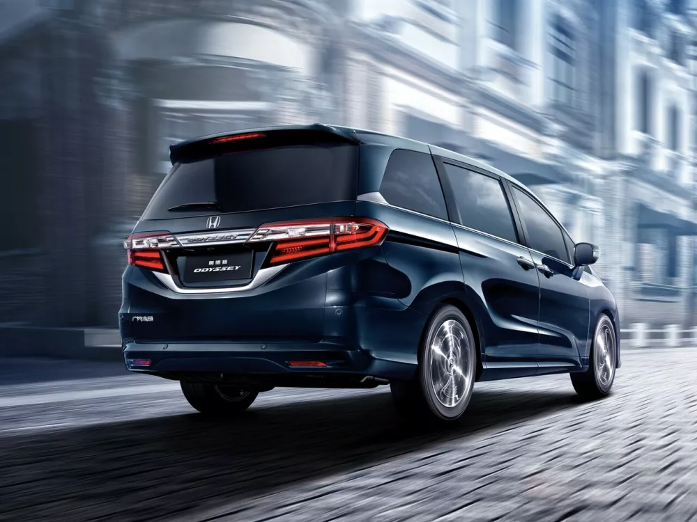 Автомобиль Honda Odyssey V Минивэн