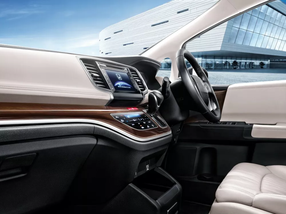 Автомобиль Honda Odyssey V Минивэн