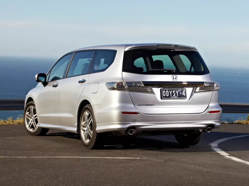 Автомобиль Honda Odyssey IV Компактвэн