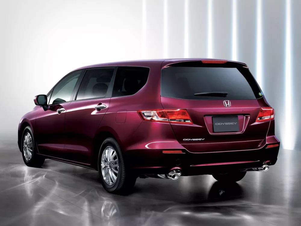 Автомобиль Honda Odyssey IV Компактвэн