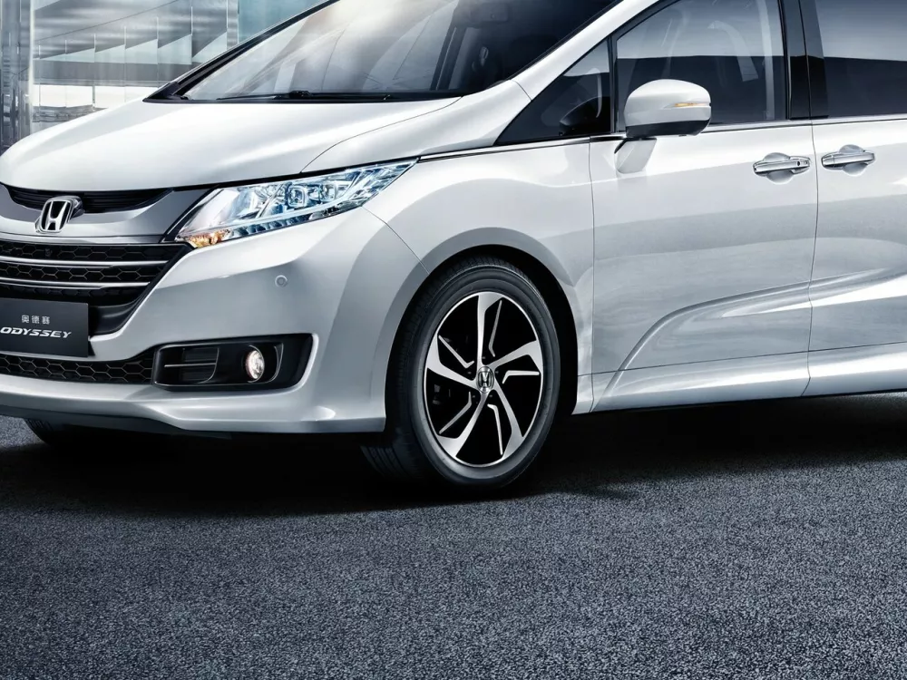 Автомобиль Honda Odyssey V Минивэн