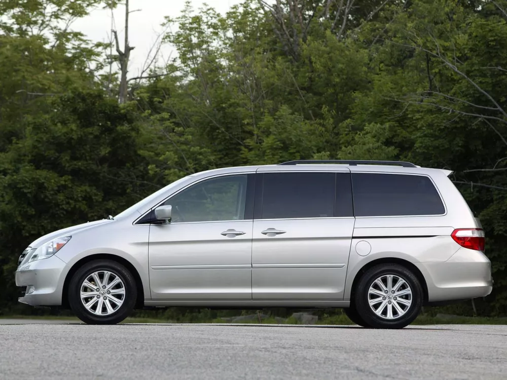 Автомобиль Honda Odyssey III Компактвэн