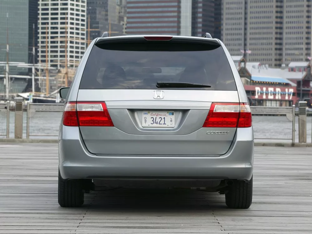 Автомобиль Honda Odyssey III Компактвэн